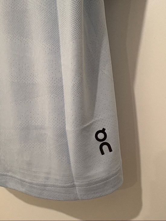NWT [On] Running Trail-T Short-Sleeve T-Shirt in Arctic Powder Blue Women's M - Picture 10 of 13
